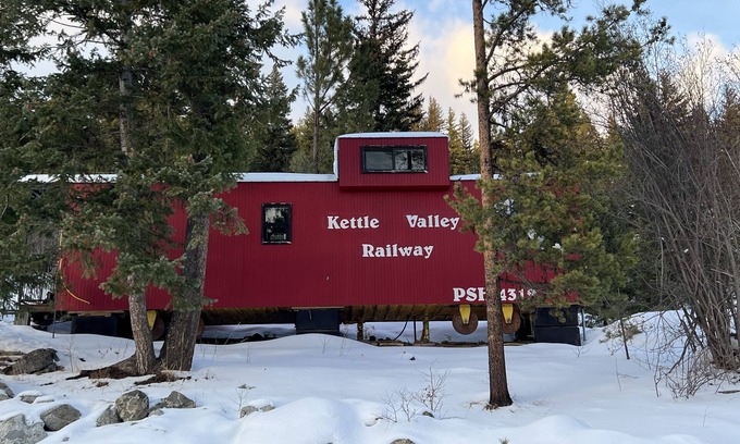 Okanagan-Similkameen Cabin | Family-Friendly Osprey Lake Caboose by Kettle Valley Railway