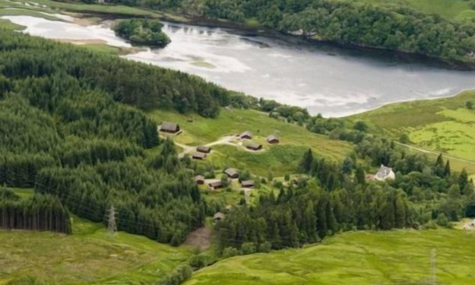 Crianlarich Ski Chalet | Top-Rated Osprey Chalet with Kitchen & Pet-Friendly Perks