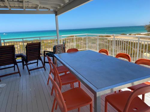 Lancelin House | Ospreys View - Coastal Retreat with Family & Pet Amenities