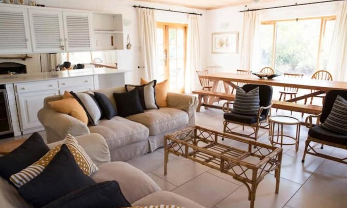 Malagas House | Ossies Kloof - Experience Family-Friendly Breede Bliss