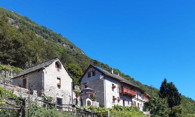 Crevoladossola House | Ossola dal Monte: Family-Friendly Retreat with Kitchen Access