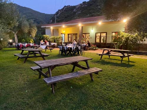 Fluminimaggiore Hotel | Pet-Friendly Ostello Su Mannau with Breakfast Included