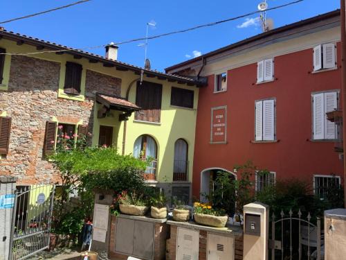 Brusimpiano Bed & Breakfast | Pet-Friendly OSTERIA al CANTONACCIO ROOMS - Rated 10/10