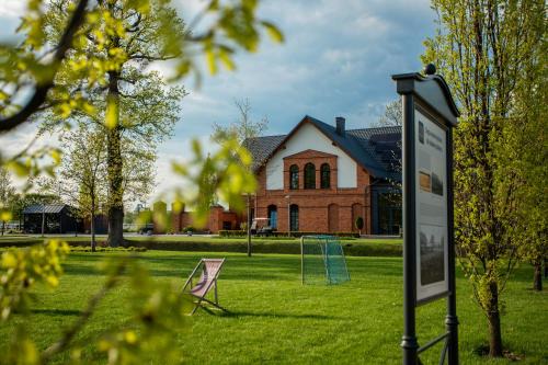 gmina Siedlec Resort | Discover Ostoja Chobienice: Pet-Friendly Oasis with Pool