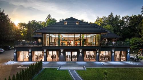 Kalwaria Zebrzydowska Bed & Breakfast | Ostoja Garden: Guest Rated 9.3, Family-Friendly Amenities