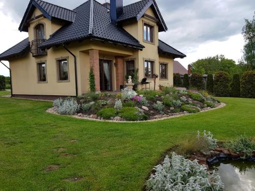 Puck House | OSTOYA: Guest Rated 9.8 - Pet & Child Friendly Retreat