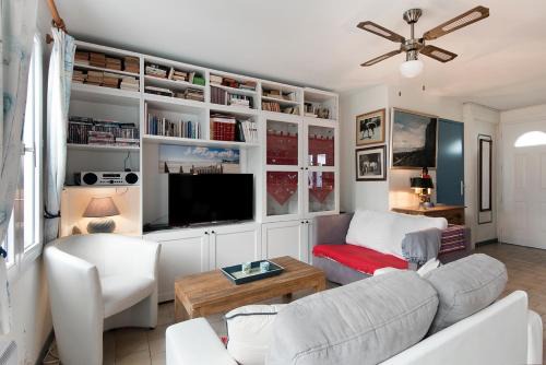 Rivedoux-Plage Apartment | Ostréane-en-Ré: Pet-Friendly Oceanfront Retreat with Kids’ Fun