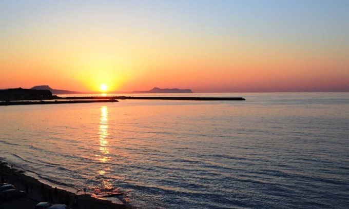 Atsipópoulon Apartment | Ostria Beachfront Studios with Beautiful Seaview & Amenities
