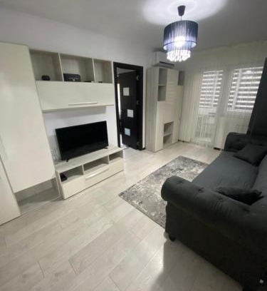 Ramnicu Valcea Apartment | Ostro Two Bedrooms: Family-Friendly Retreat for Everyone