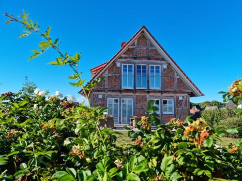 Gross Schwansee House | Indulge at Ostsee Wellness Retreat: Spa, Jacuzzi & Ocean View