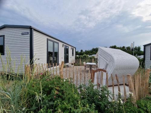 Schashagen House | Bootsmann 09: Pet-Friendly Haven with Ocean Views