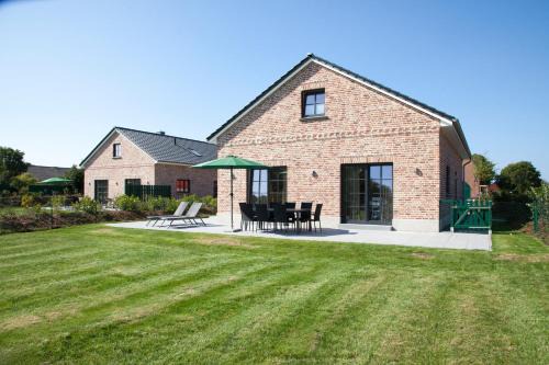 Westermarkelsdorf House | Ostseehaus 1: Guest Rated 10/10 with Oceanfront Views