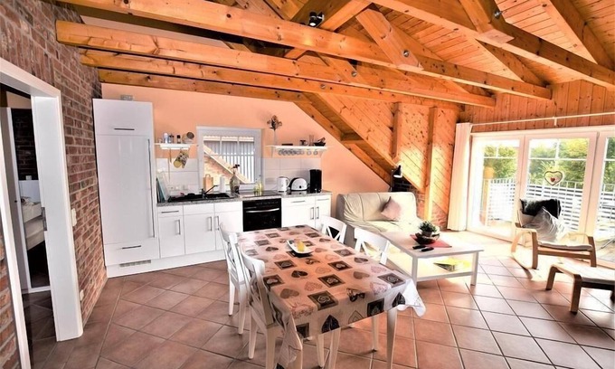 Hohwacht Apartment | Oceanfront Retreat: Ostseeliebe Oben Rechts with Breakfast