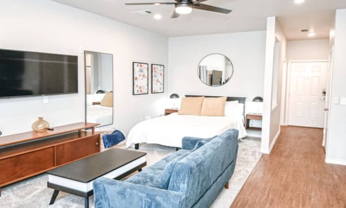 Stillwater Apartment | Pet-Friendly OSU Studio Steps from the Stadium with Kitchen