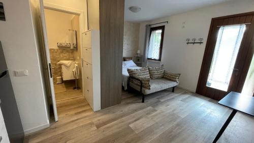San Trovaso Apartment | Discover Elegance at La tua Suite near Venice and Treviso