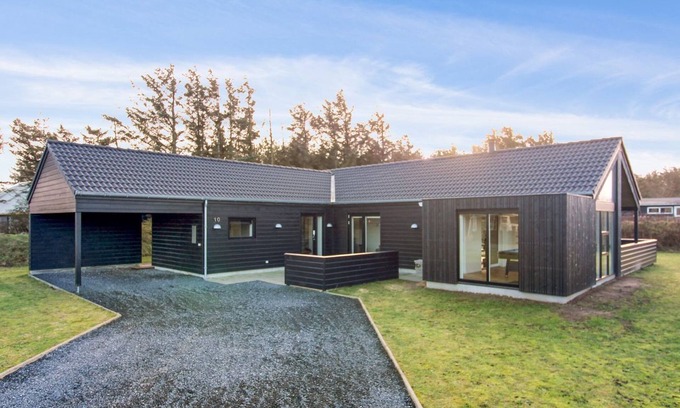 Nørre Lyngby House | Relax at Øthbiorn: Oceanfront Getaway with Spa & Kitchen