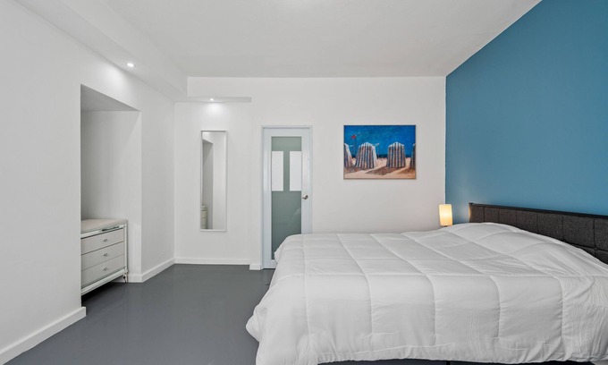 Santurce Apartment | Otium Hotel: Oceanfront Stay with King Size Bed & Spa