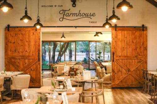 Otjiwarongo Cabin | Experience Nature at Otjiwa Safari Lodge - Rated 9/10
