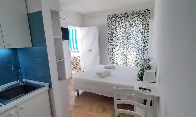 Otranto House | Inviting Otranto Casetta del Turchese: Patio & Pool Access