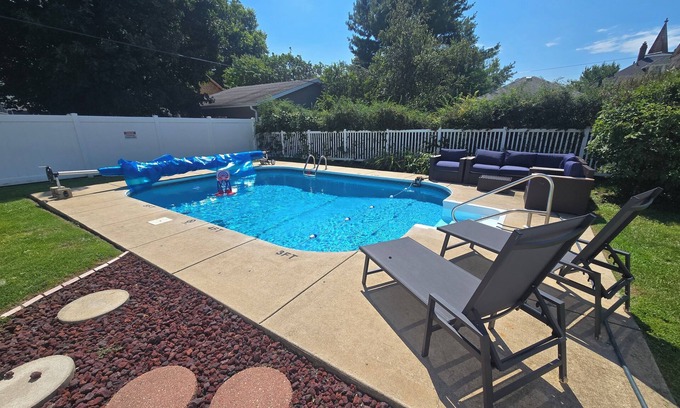 Ottawa House | Ottawa Oasis: Pool, Game Room & Pet-Friendly Retreat
