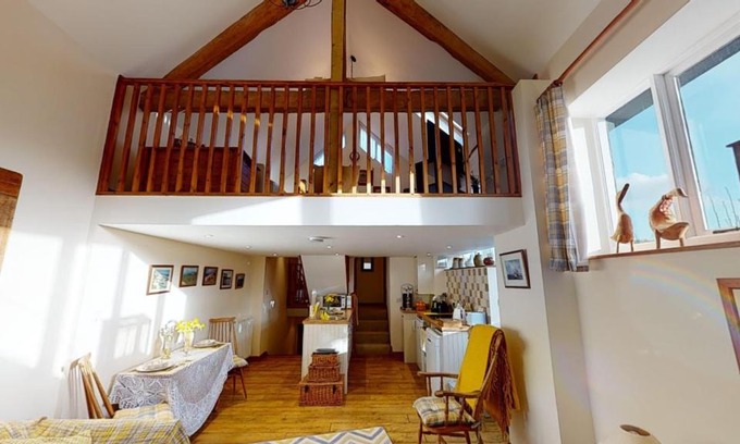 Otterton House | Pet-Friendly Retreat at Otter Barn with Top Guest Ratings