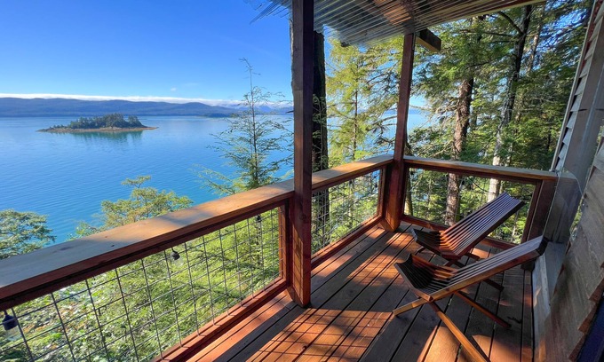 Juneau Apartment | Wild Alaskan Getaway at Otter Den Studio with Ocean Views
