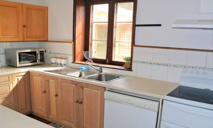Lacepede House | Oceanfront 4-Bed Otter House - Rated 10/10 by Guests