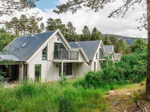 Alvie House | Family-Friendly Retreat at Otter Lodge - 4 Star Quality