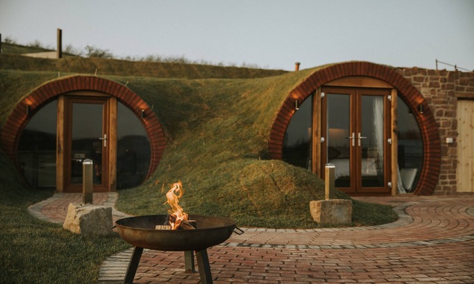 Rhayader Cottage | Unique Otters View: Pet-Friendly Hobbit Home for 6 Guests