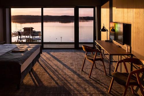 Charzykowy Hotel | Oceanfront Relaxation at OTTON-Charzykowy Bed & Restaurant