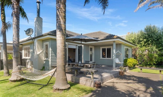Otumoetai House | Idyllic Otumoetai Retreat near the Iconic Mount