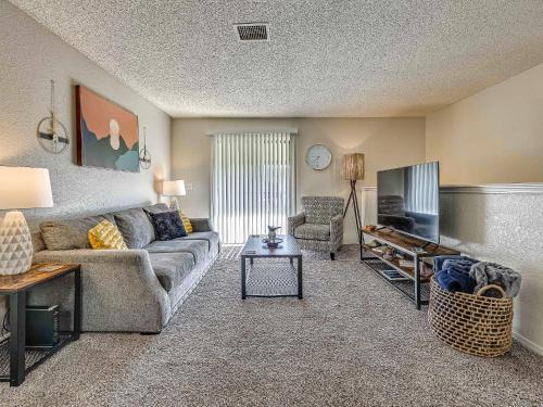 Norman Apartment | OU Sooner: Pool, Gym & BBQ Near University of Oklahoma