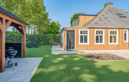 Stavenisse House | Oud Kempen Bungalow 41: Pet-Friendly Retreat with Pool