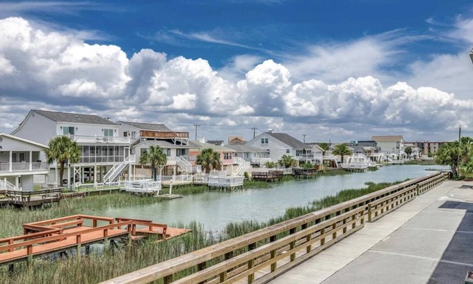 North Myrtle Beach Condo | Perfect Oceanfront Condo in Cherry Grove Beach Awaits
