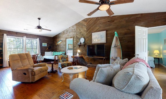 East End House | Pet-Friendly Retreat at Our Anchor - Rated 8.3/10