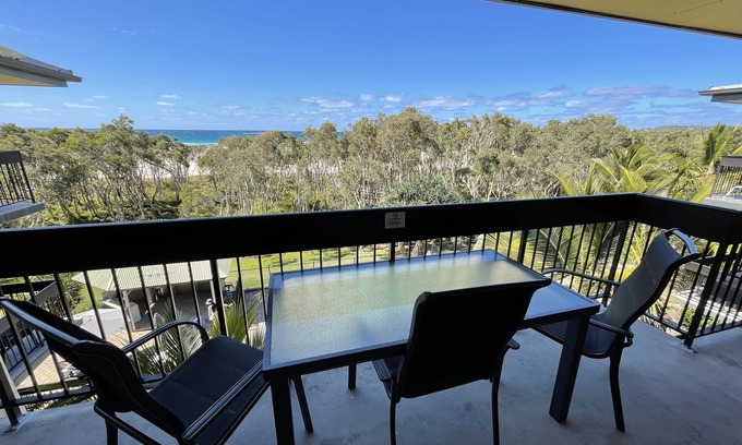 Point Lookout Apartment | Experience Breathtaking Ocean Views at Our Beachfront Retreat