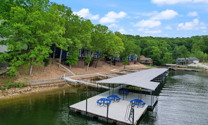 Lake Ozark Condo | Unforgettable Our Cove Retreat: Swim, Tan & Enjoy Fun!