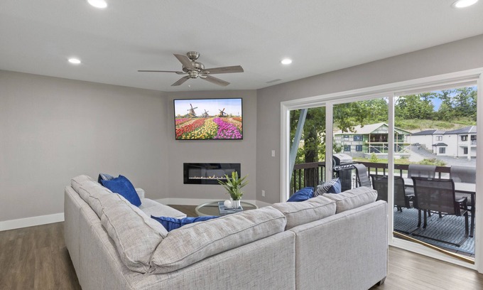 Lake Ozark Condo | Our Cove Retreat: Ideal for Wave-Free Swimming & Relaxation