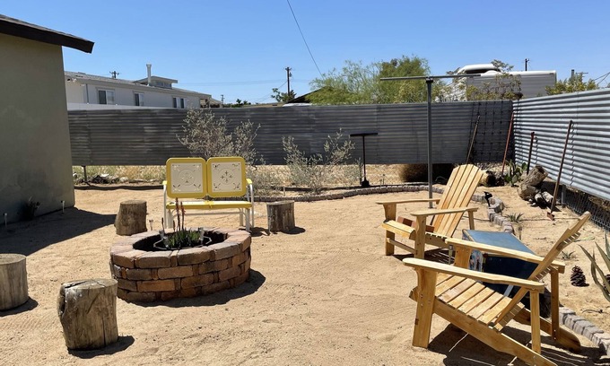 Joshua Tree Cottage | Beautiful Two-Bedroom Cottage Near Downtown Joshua Tree