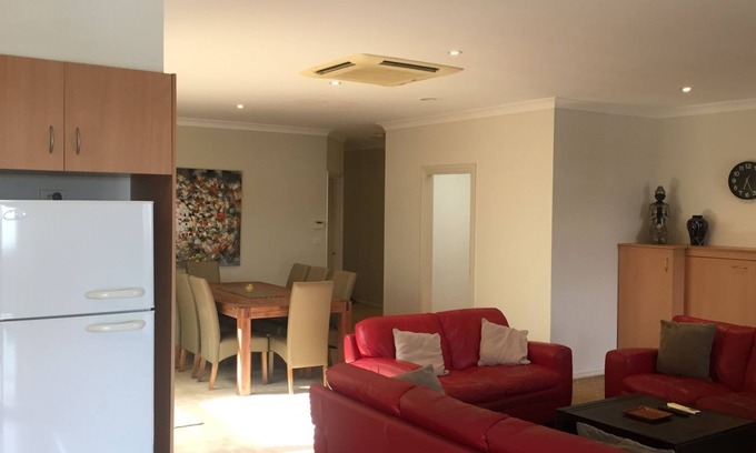 Williamstown Apartment | Spacious Apartment in Historic Williamstown with Ocean View