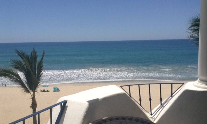 San Jose del Cabo Condo | Beachfront Retreat with Spa & Ocean Views, Rated 10/10
