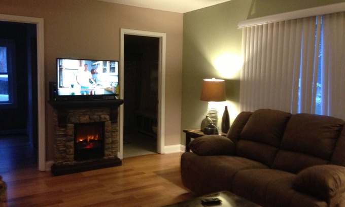 Browns Lake Cottage | Perfect Getaway by the Lake - Family-Friendly & Ski Access!