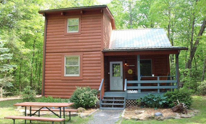 Hico Cabin | Experience Our Inviting 2-Bedroom Cabin with Spa & Hot Tub