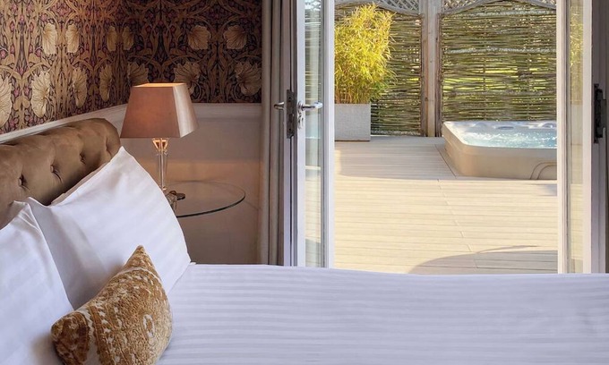 Brundall Cottage | Discover Our Prime Cottage with Breathtaking River Views