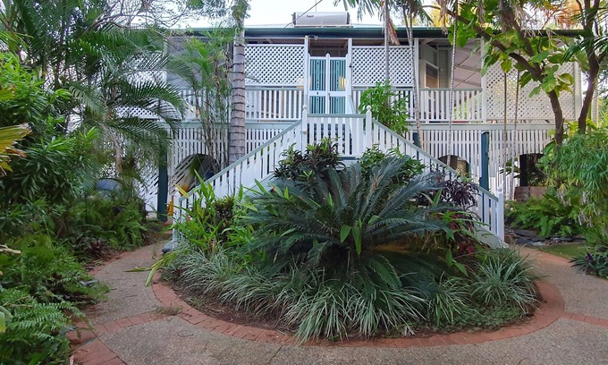 The Range Apartment | Discover Your Tropical Paradise with Ocean Views & Spa