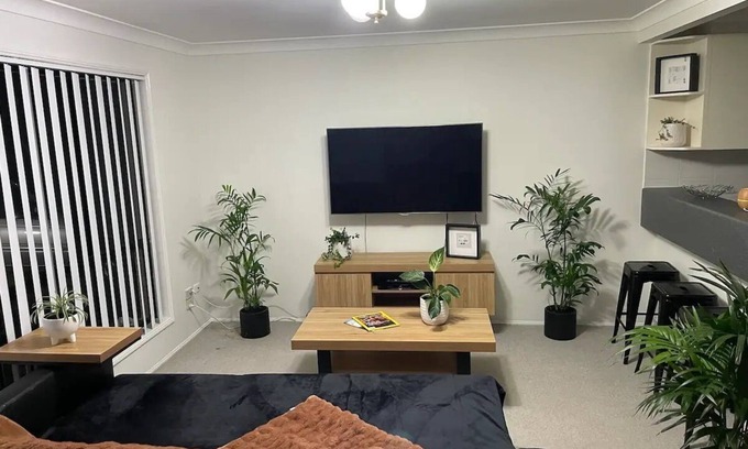 Newtown House | Discover Our Inviting Townhouse in Toowoomba