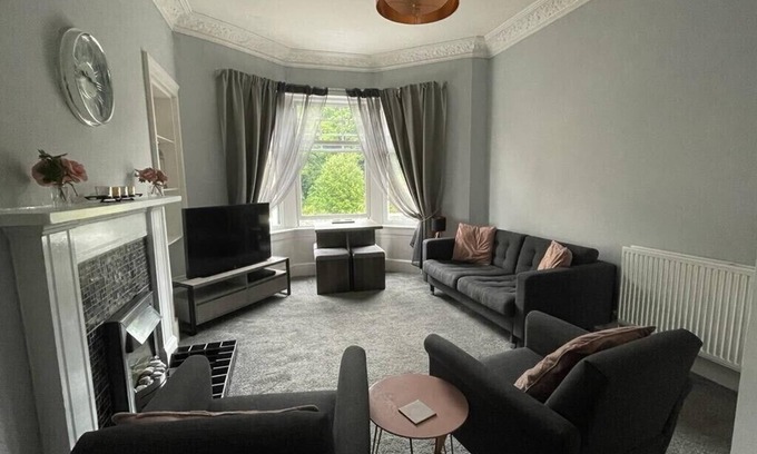 Rothesay Apartment | Escape to Our Wee Getaway with Oceanfront Views