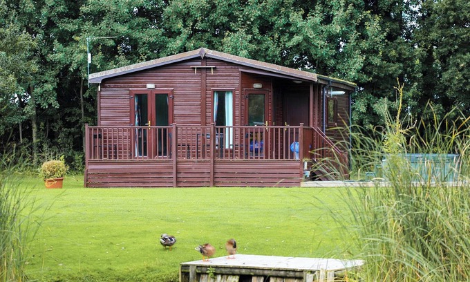 Storwood Ski Chalet | Scenic Waterview Lodges with Spa and Hot Tub Amenities