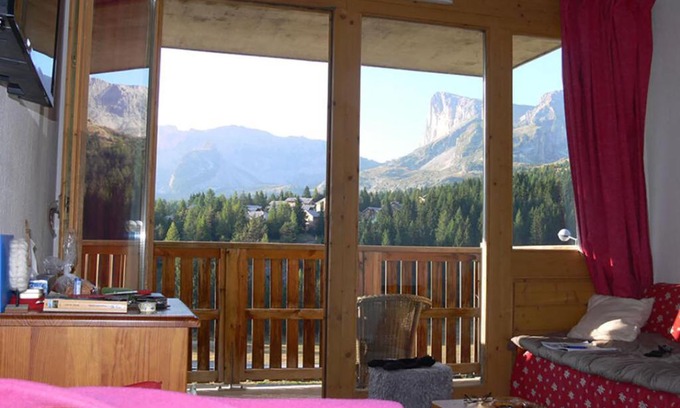Saint-Etienne-en-Devoluy Apartment | Pet Friendly Retreat at Ourson with Family Amenities