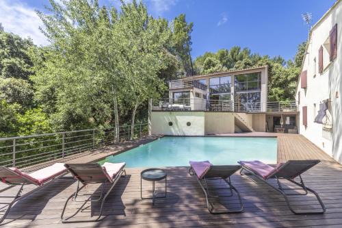 Sauveterre Villa | Family-Friendly Ousidou with Pool and Child Amenities